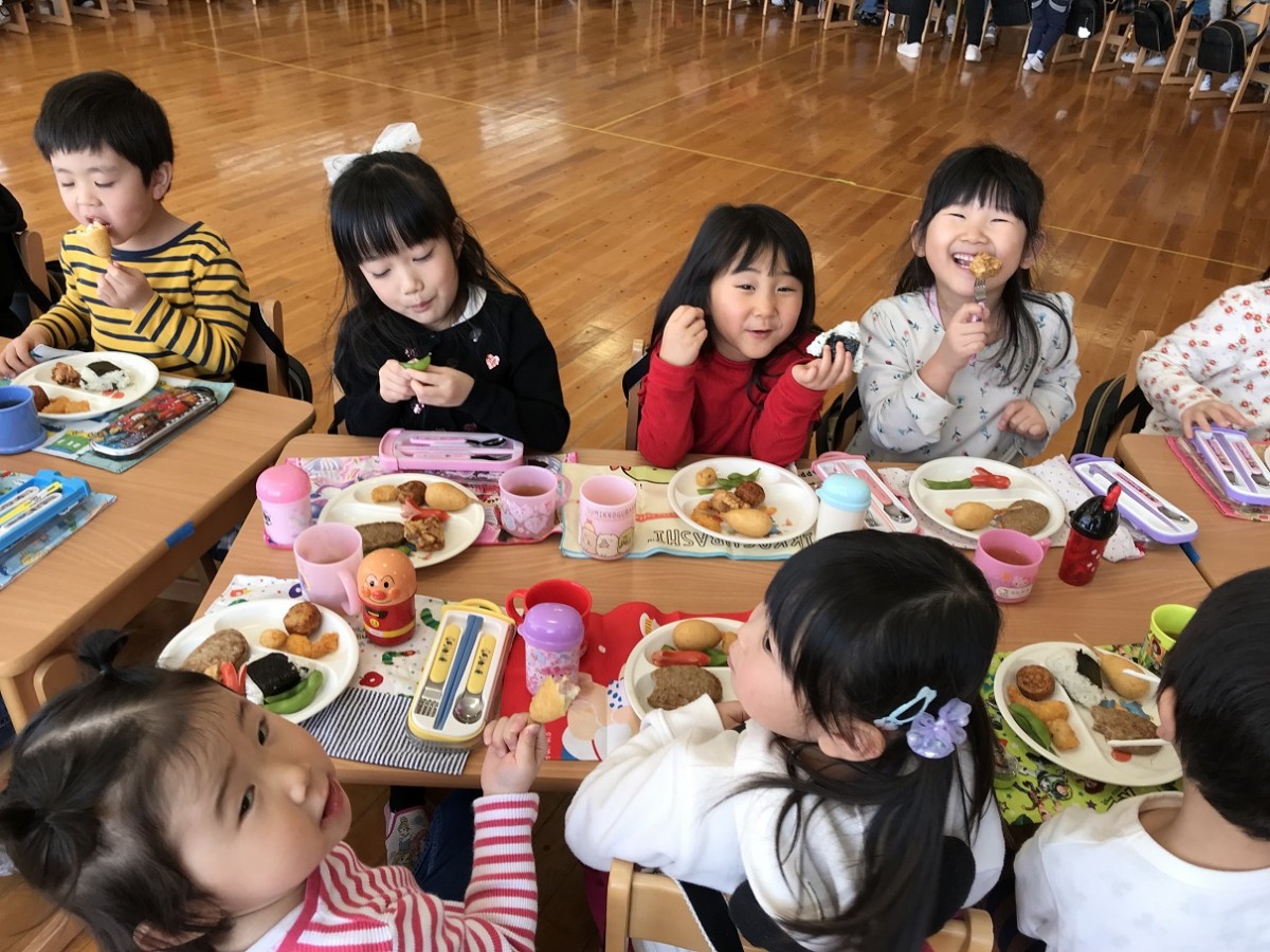 給食バイキング